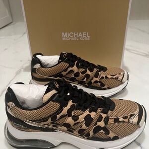 MICHAEL KORS KIT TRAINER EXTREME ANIMALIER SNEAKER. Material: Leather / Nylon Co